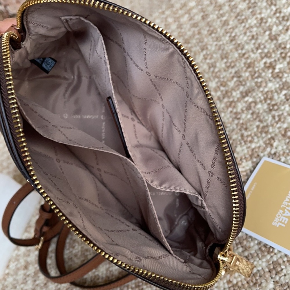 Michael Kors Jet Set Travel Medium Dome Crossbody - Picture 8 of 16